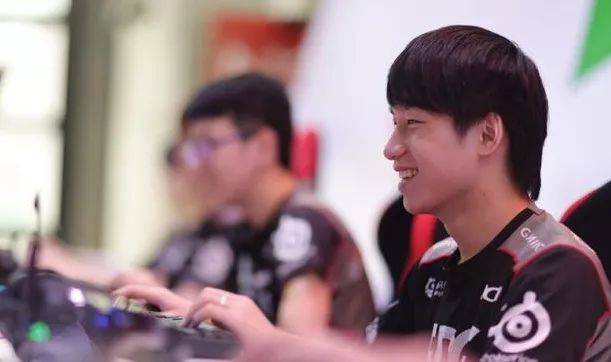 队愿意将表 队愿意将表